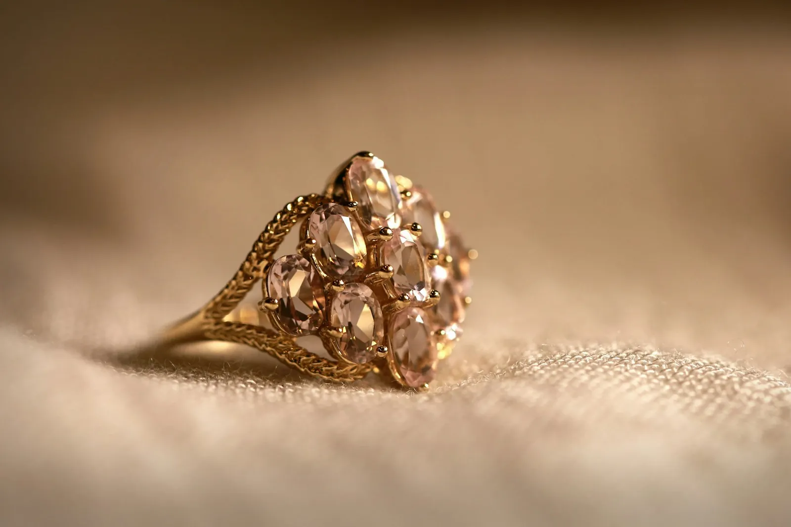 Bague en or sertie de diamants
